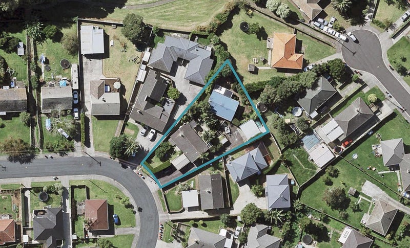 33 Coral Crescent, Panmure, Auckland - Carousel 1