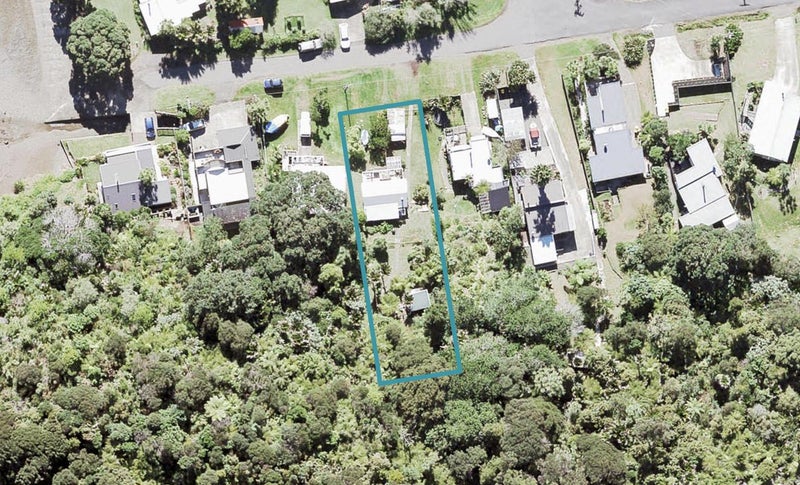 27 Foster Avenue, Huia, Auckland - Carousel 1