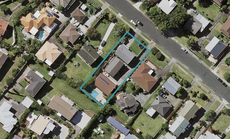 2/32 Quebec Road, Milford, Auckland - Carousel 1