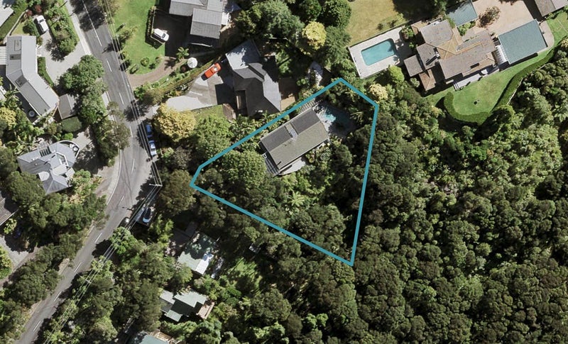75 Takahe Road, Titirangi, Auckland - Carousel 1