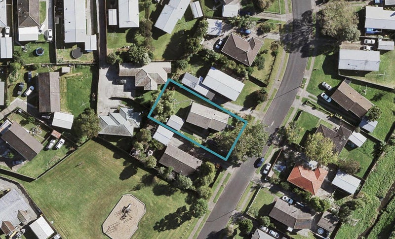 7 Innismara Avenue, Wattle Downs, Auckland - Carousel 1