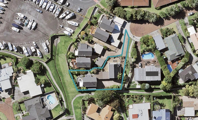 2/7 Pegasus Place, Half Moon Bay, Auckland - Carousel 1
