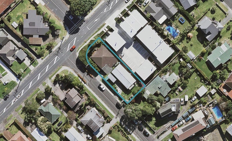 2/71 Potter Avenue, Northcote, Auckland - Carousel 1