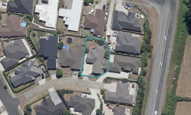 7 Stanton Place, Huntington, Hamilton - Carousel 1