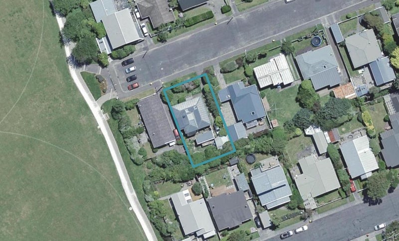 17 Hildreth Street, Karori, Wellington - Carousel 1