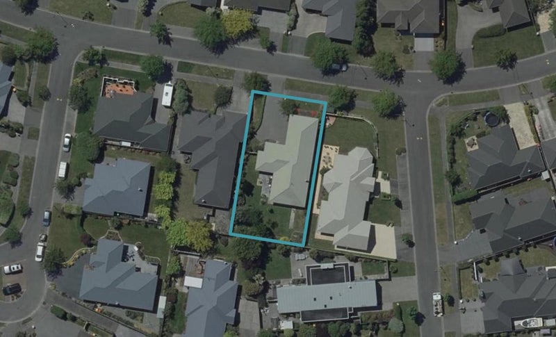 35 Kinsella Crescent, Aidanfield, Christchurch - Carousel 1