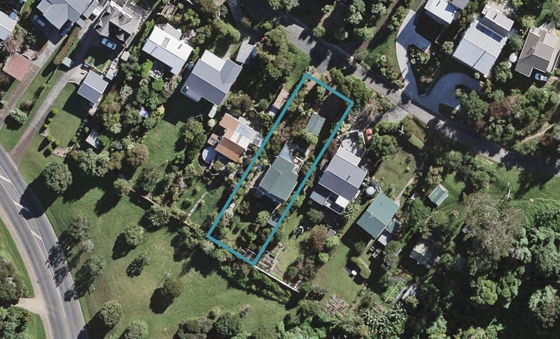 16 Moana Avenue, Surfdale, Waiheke Island - Carousel 1