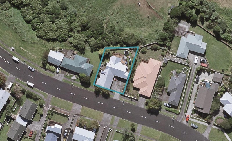 92 Riversdale Drive, Merrilands, New Plymouth - Carousel 1