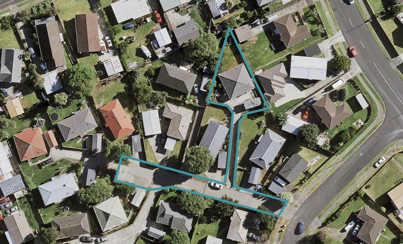 5 Dungarvon Place, Clendon Park, Auckland - Carousel 1