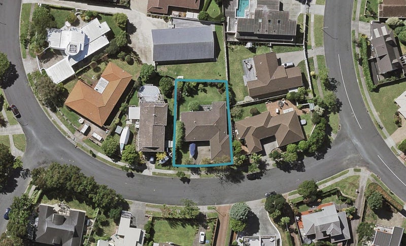 32 Coldham Crescent, Saint Johns, Auckland - Carousel 1