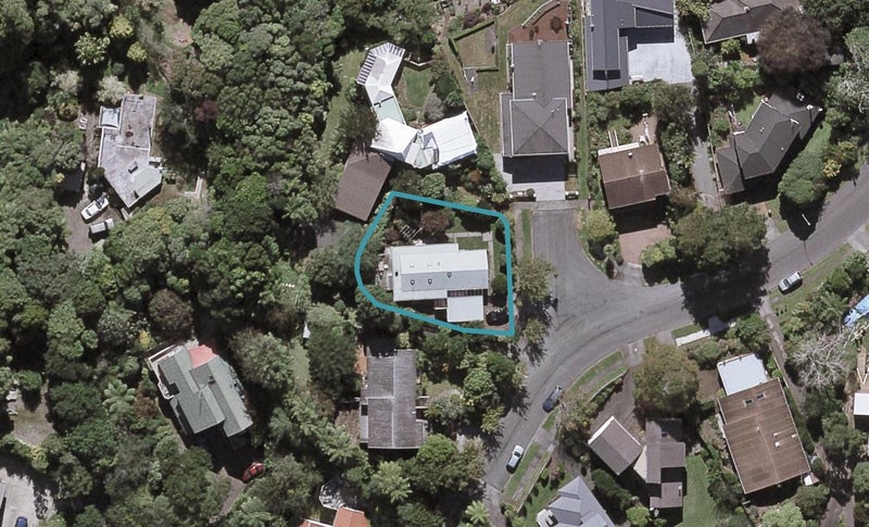 18 Sequoia Grove, Merrilands, New Plymouth - Carousel 1