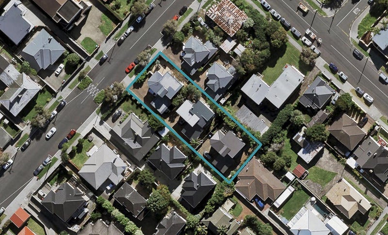 1/11 Woodbine Avenue, Greenlane, Auckland - Carousel 1