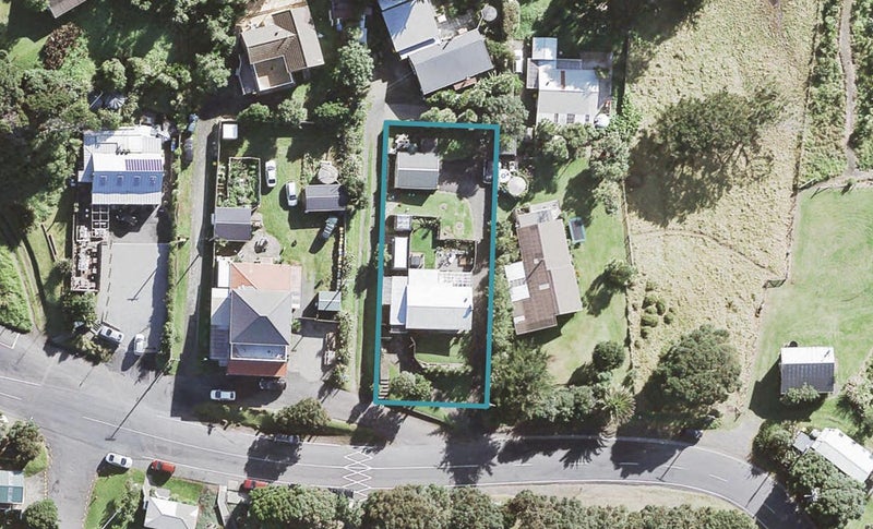 32 Seaview Road, New Lynn - Carousel 1
