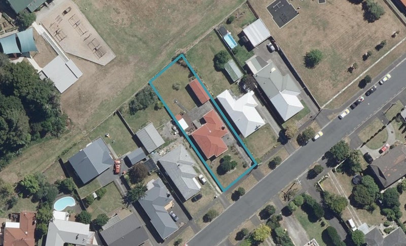 12 Hinton Avenue, Forest Lake, Hamilton - Carousel 1