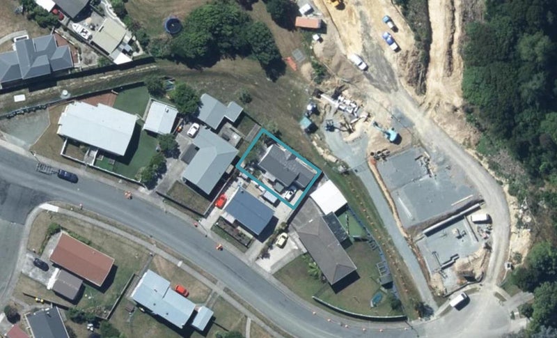 43A Cleat Street, Whitby, Porirua - Carousel 1