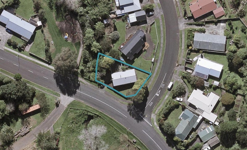 24 Heaphy Street, Westown, New Plymouth - Carousel 1