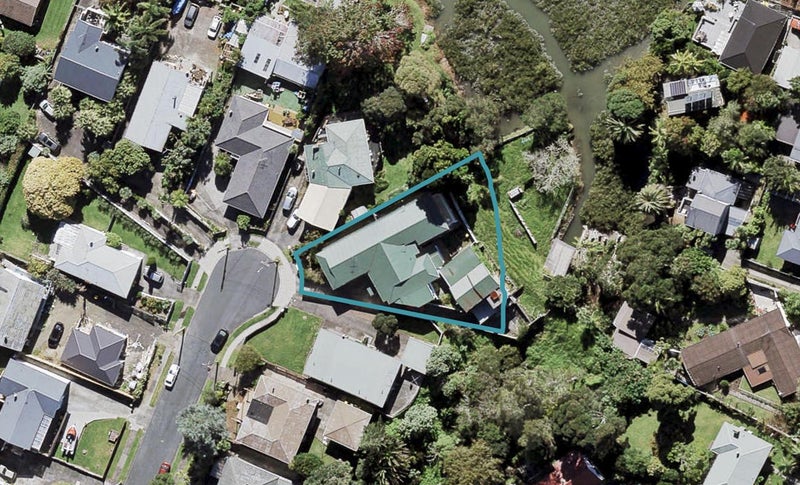 24 Kelston Street, New Lynn, Auckland - Carousel 1
