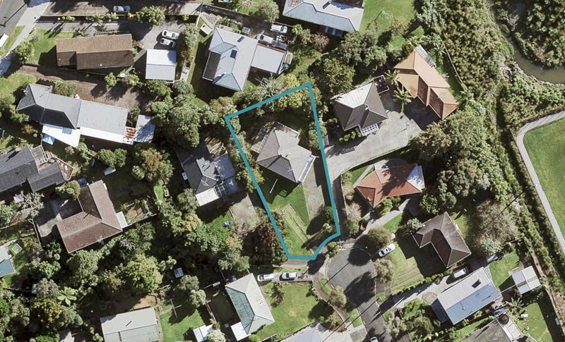 32 Whittle Place, New Windsor, Auckland - Carousel 1