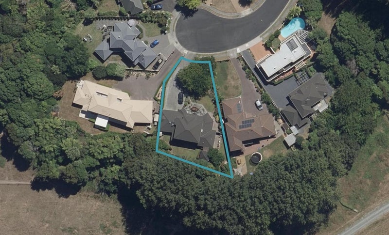 16 Longwood Place, Harrowfield, Hamilton - Carousel 1