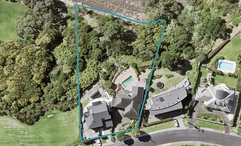 1/285 Bleakhouse Road, Mellons Bay, Auckland - Carousel 1