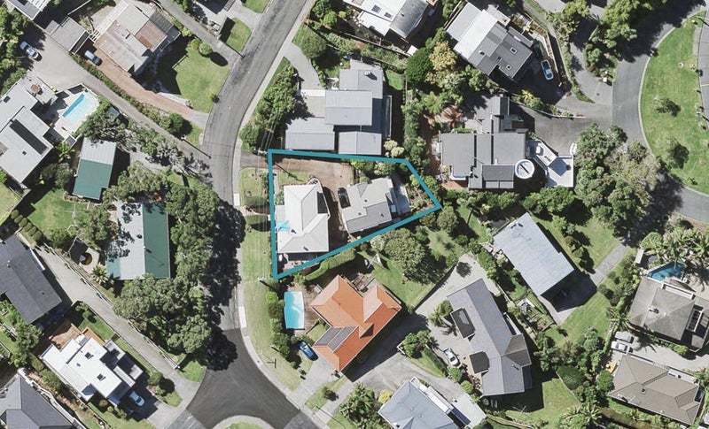 1/1 Eastcliffe Road, Castor Bay, Auckland - Carousel 1