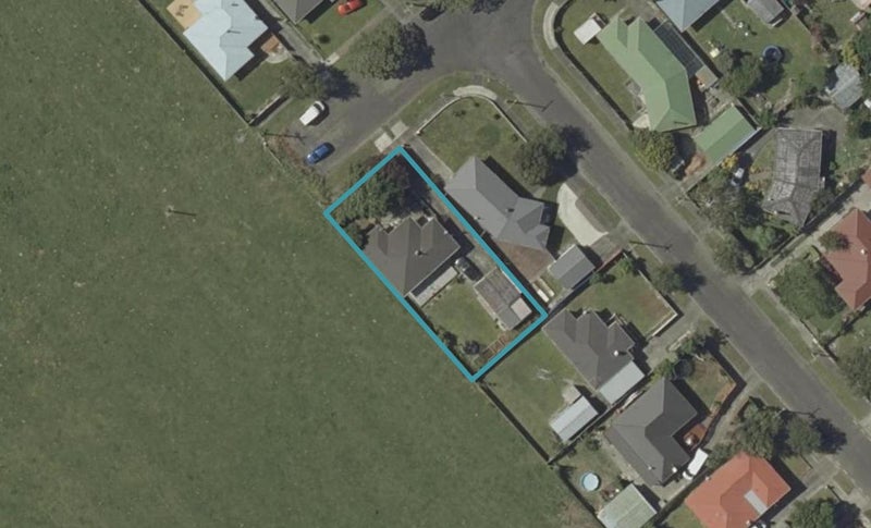 41 Peters Avenue, Cloverlea, Palmerston North - Carousel 1