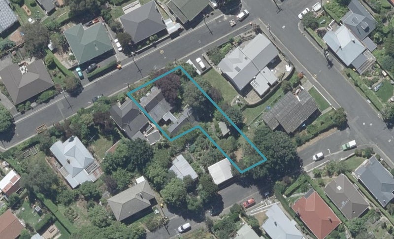 11 Bouverie Street, North East Valley, Dunedin - Carousel 1