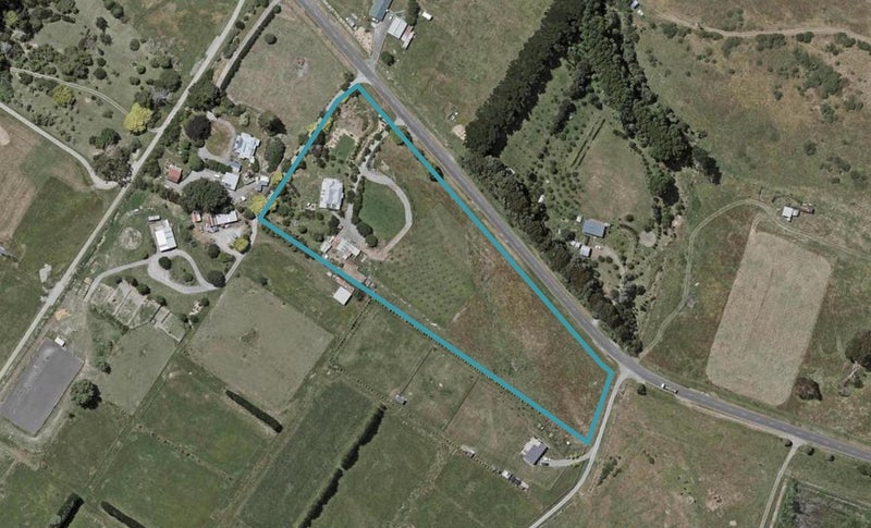 136 Riverbank Road Extension, Ōtaki - Carousel 1