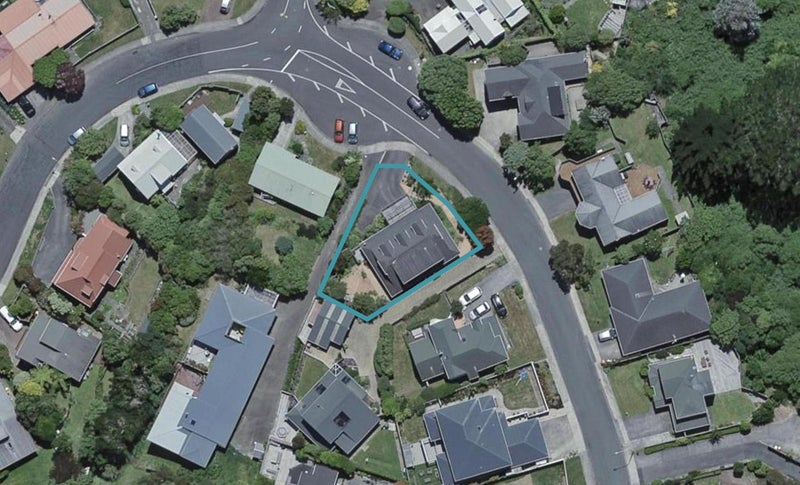 8 Ronald Woolf Place, Churton Park, Wellington - Carousel 1