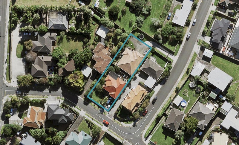 1A Hendry Avenue, Hillsborough, Auckland - Carousel 1