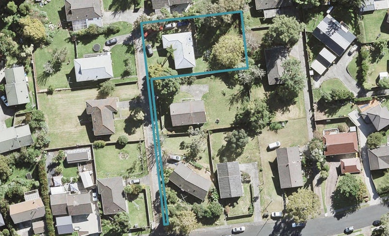 37 Nor'East Drive, Northcross, Auckland - Carousel 1