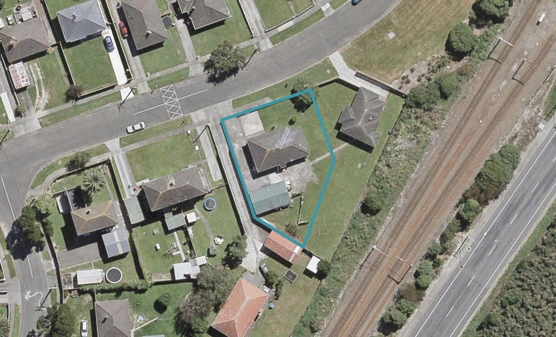 14 Farmer Crescent, Taita, Lower Hutt - Carousel 1