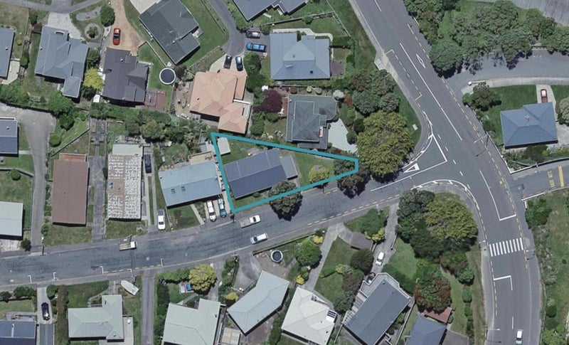 2 Kahikatea Grove, Paparangi, Wellington - Carousel 1