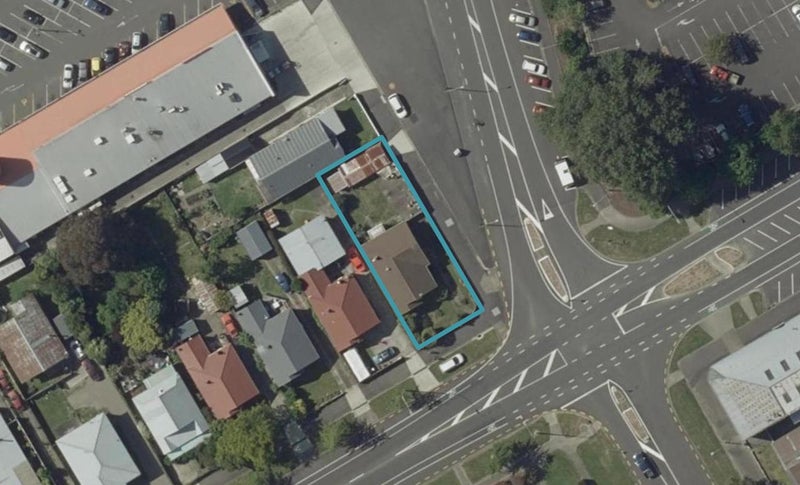 16 West Street, West End, Palmerston North - Carousel 1