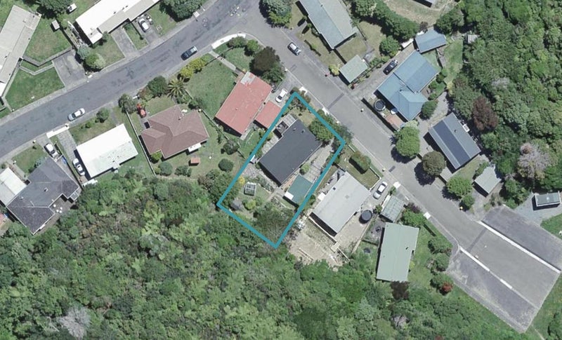 4 Fitzgerald Place, Karori, Wellington - Carousel 1