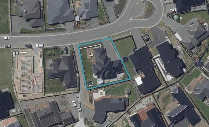 14 Dove Grove, Westmorland, Christchurch - Carousel 1