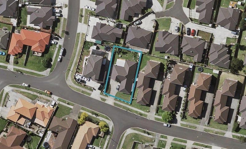 10 Carrick Glen Avenue, Flat Bush, Auckland - Carousel 1