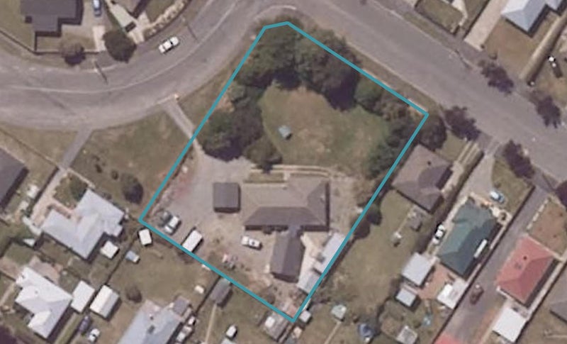 11 Taward Street, Oamaru North, Oamaru - Carousel 1