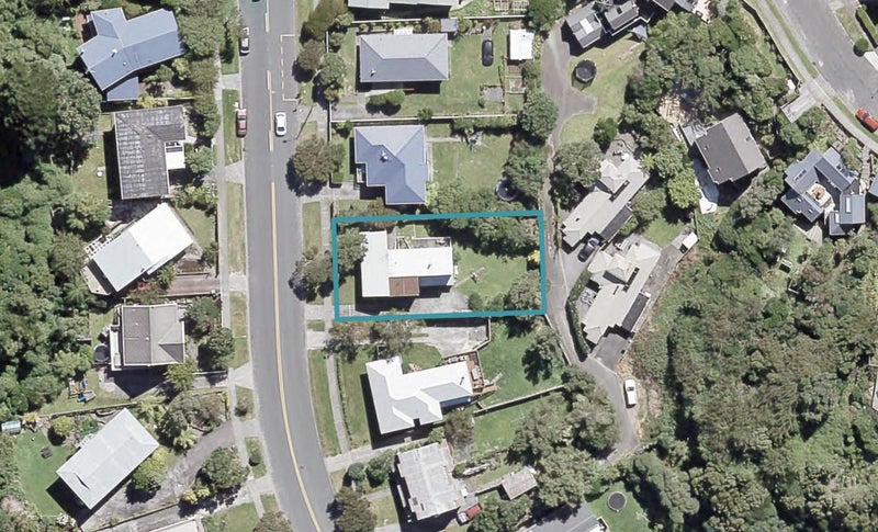 204 Dowse Drive, Maungaraki, Lower Hutt - Carousel 1