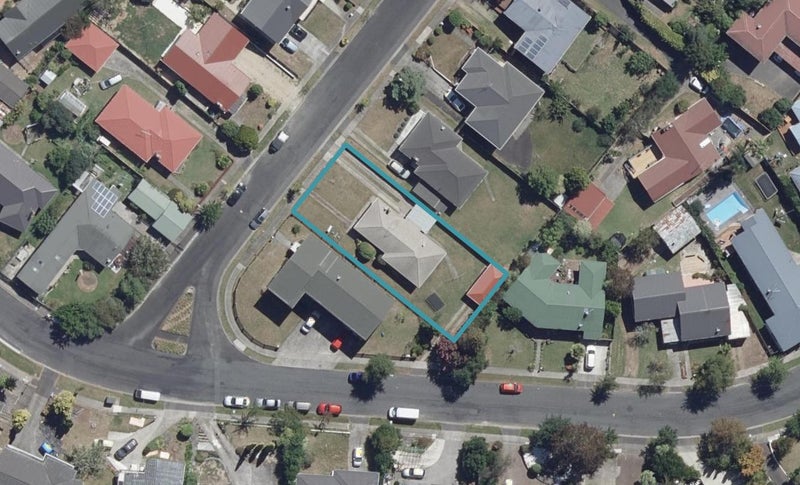 4 Vista Terrace, Hillcrest, Hamilton - Carousel 1