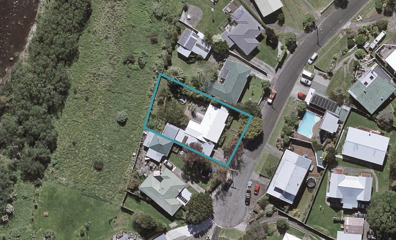 16 Gordon Street, Glen Avon, New Plymouth - Carousel 1