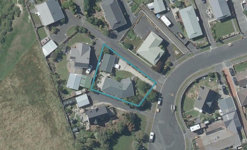 18 Canberra Place, Waldronville, Dunedin - Carousel 1