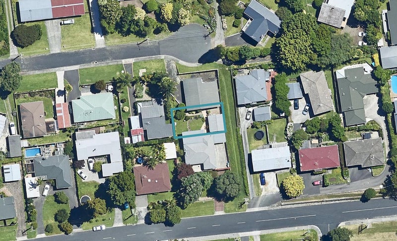 14 Stoddart Place, Brookfield, Tauranga - Carousel 1