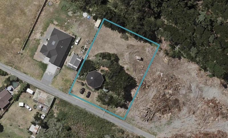 4D Rangiuru Road, Otaki Beach, Otaki - Carousel 1