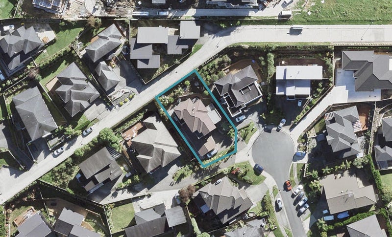 16 Hilton Close, Fairview Heights, Auckland - Carousel 1