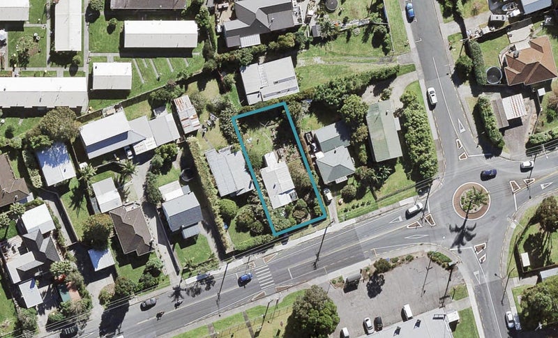 214 Beach Haven Road, Beach Haven, Auckland - Carousel 1