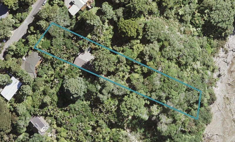 46 Kauri Point Road, Laingholm, Auckland - Carousel 1