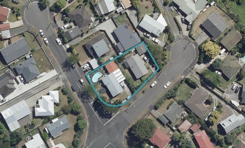 14 Richan Street, Glenview, Hamilton - Carousel 1