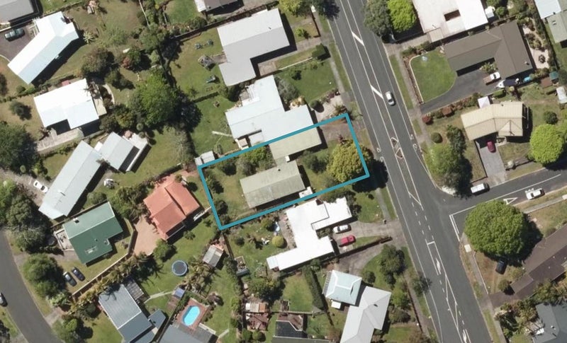 7 Fairway Drive, Kamo, Whangarei - Carousel 1