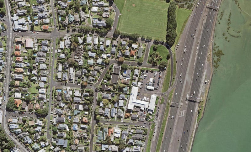 1/5 Nelson Avenue, Northcote Point, Auckland - Carousel 1